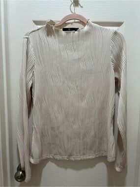 Women’s Long Sleeve Pleated Crew Neck Top - Cream